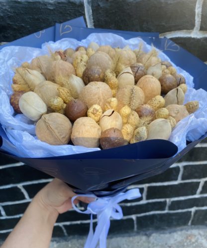 букет из орехов в Симферополе